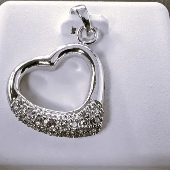 Gorgeous .925 Sterling Silver Heart and CZ's Pendant! - Picture 1 of 4